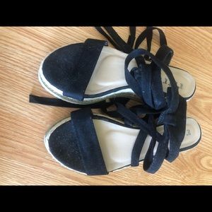 Retro ankles sandals